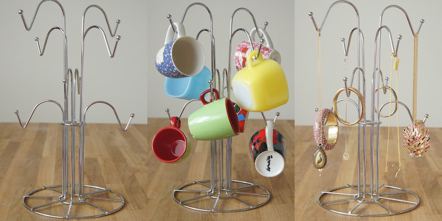 zuiden Meestal Het strand Idee: mokkenhanger als sieradendisplay ⋆ Beautylab.nl