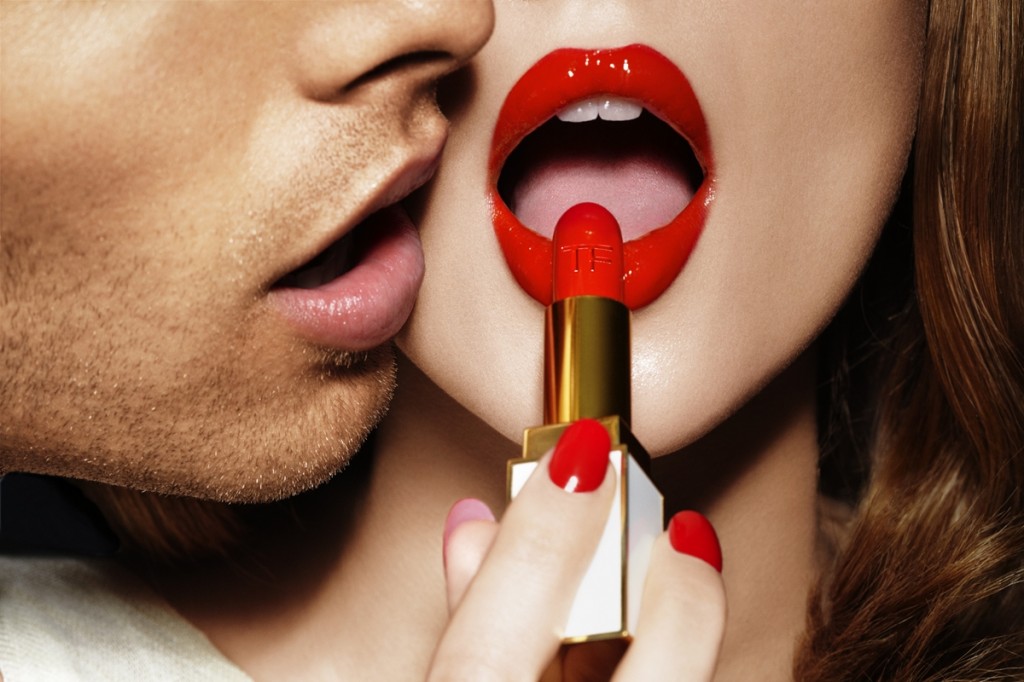 Bizarre Beauty: Lipstick for men!