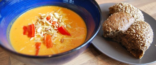 Pompoensoep met geroosterde paprika’s