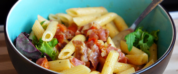 Video: Pasta met prosciutto, tomaat, rucola en citroen