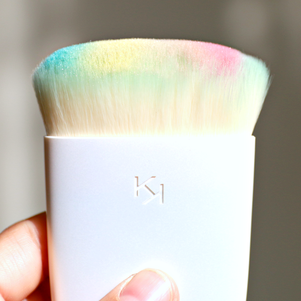 essence Prismatic Rainbow highlighter review_ - 8