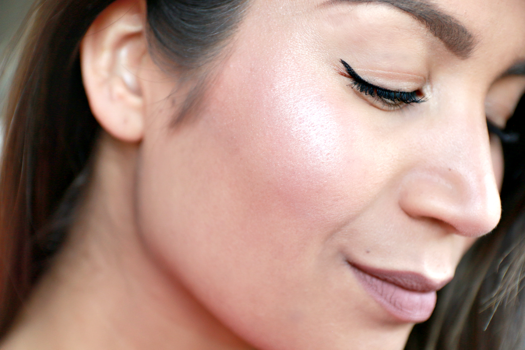 essence Prismatic Rainbow highlighter review_ - 9