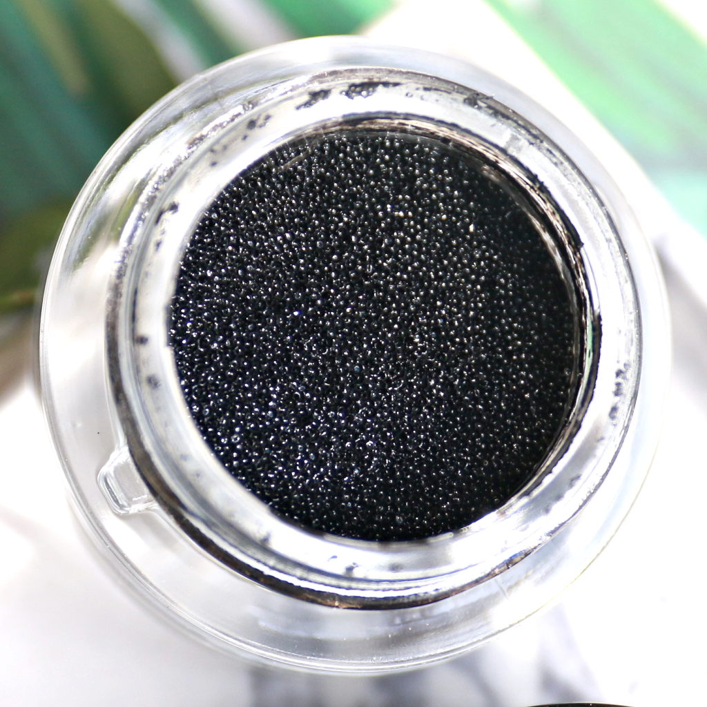 essence The Cushion Eyeliner review_ - 5