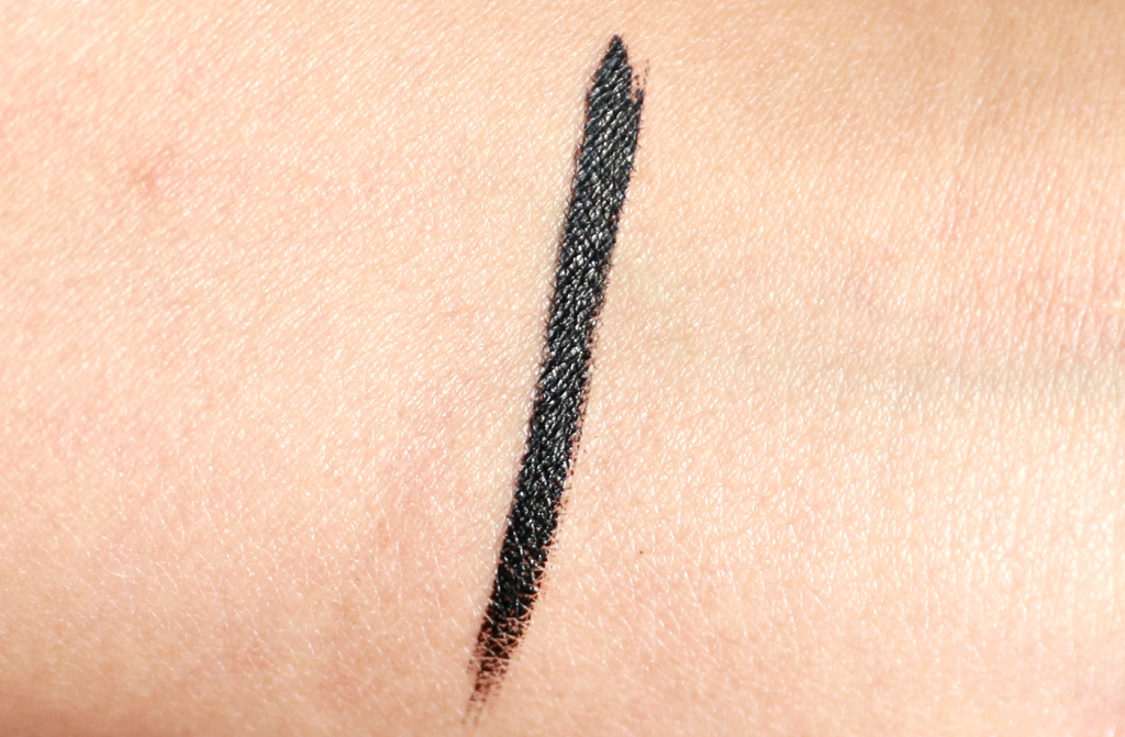 essence The Cushion Eyeliner review_ - 7