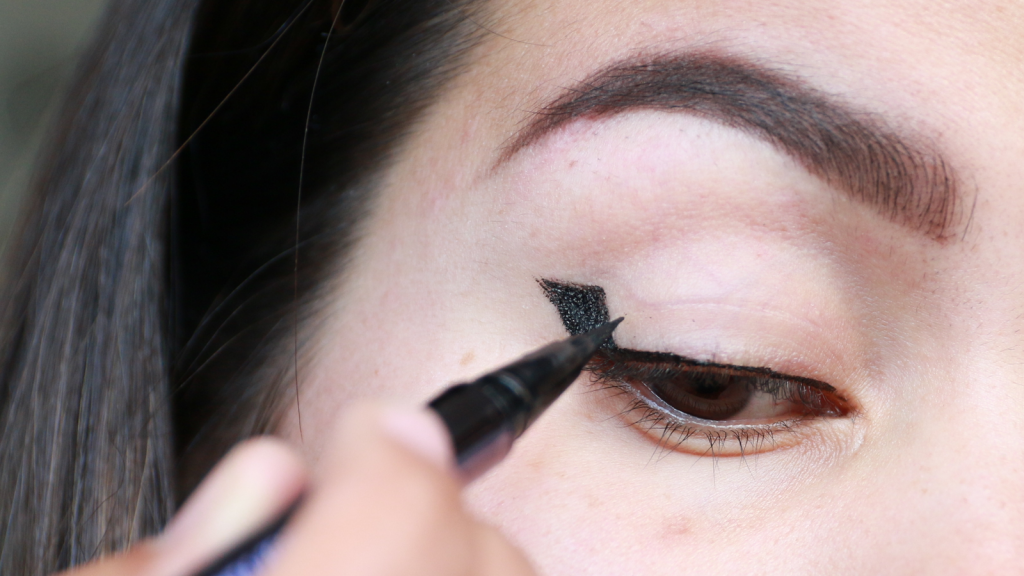 eyeliner tutorial hooded eyes_ - 12