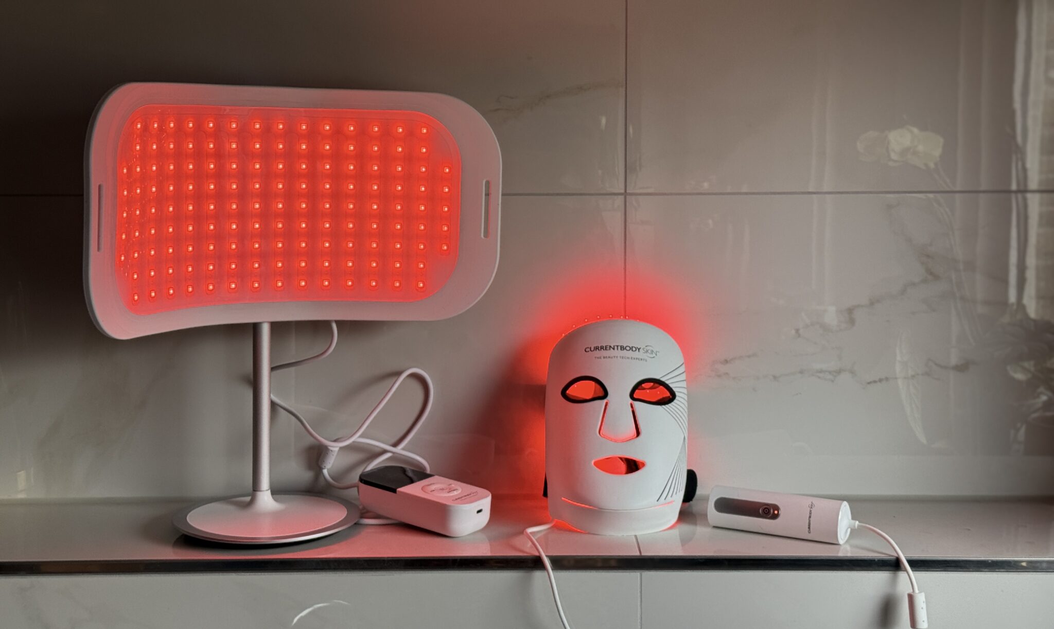 CurrentBody LED Light Panel review: LED-lichttherapie voor gezicht én ...
